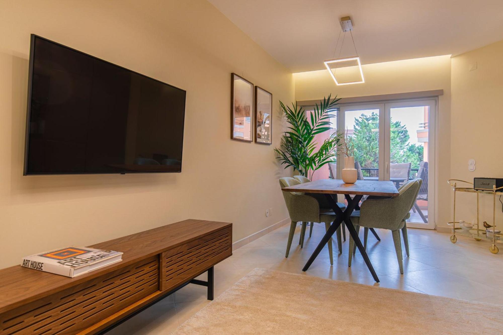 Deluxe 2Bdr Apartment In Carcavelos By Lovelystay Exterior photo