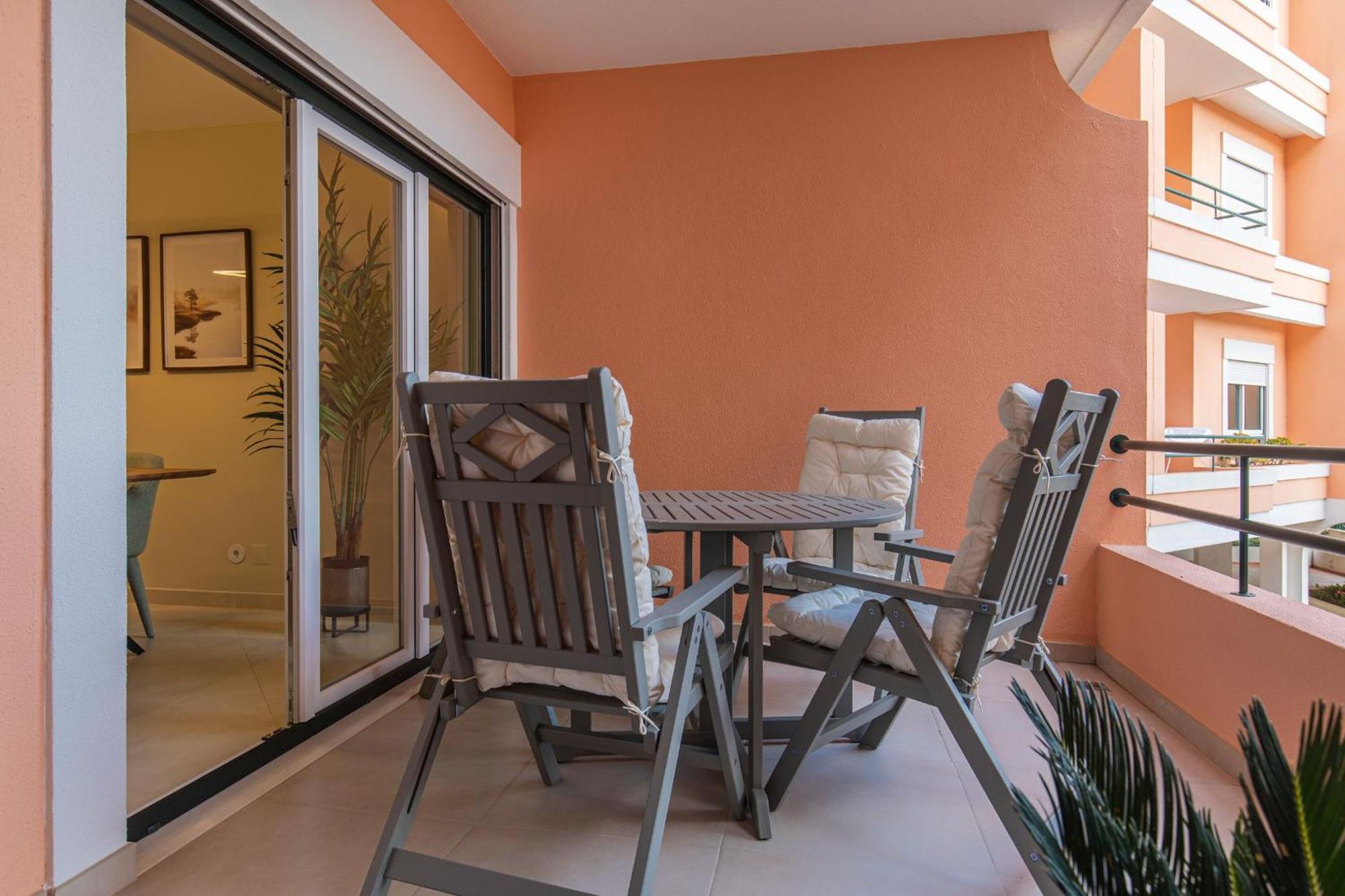 Deluxe 2Bdr Apartment In Carcavelos By Lovelystay Exterior photo